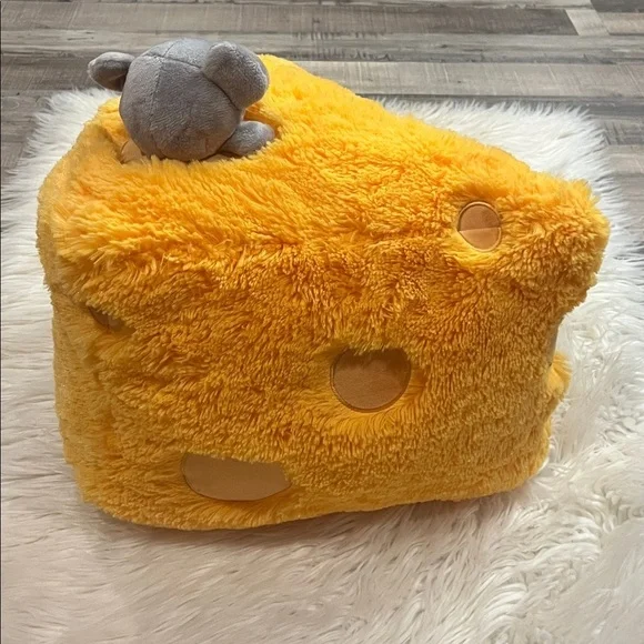 Squishable plush retired cheese wedge with mouse large 15” like new - Picture 6 of 7